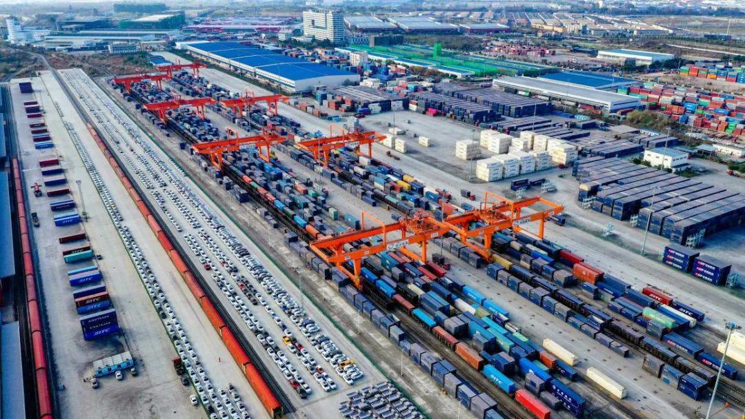 顺丰牵手成都铁路港打造全国首个铁路跨境综合服务平台_国际实业